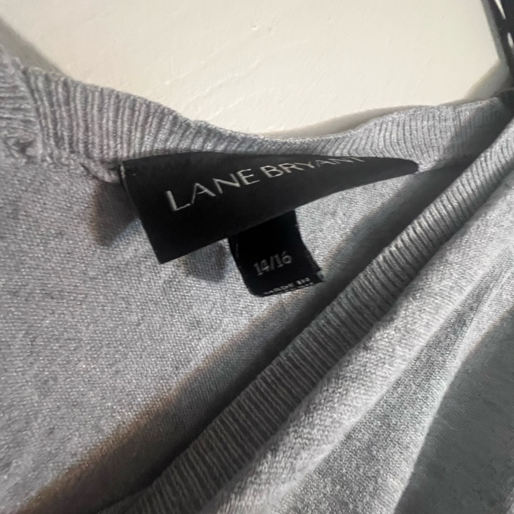 Lane Bryant Gray V-Neck Women's Sweater size 14/16 - Picture 3 of 3